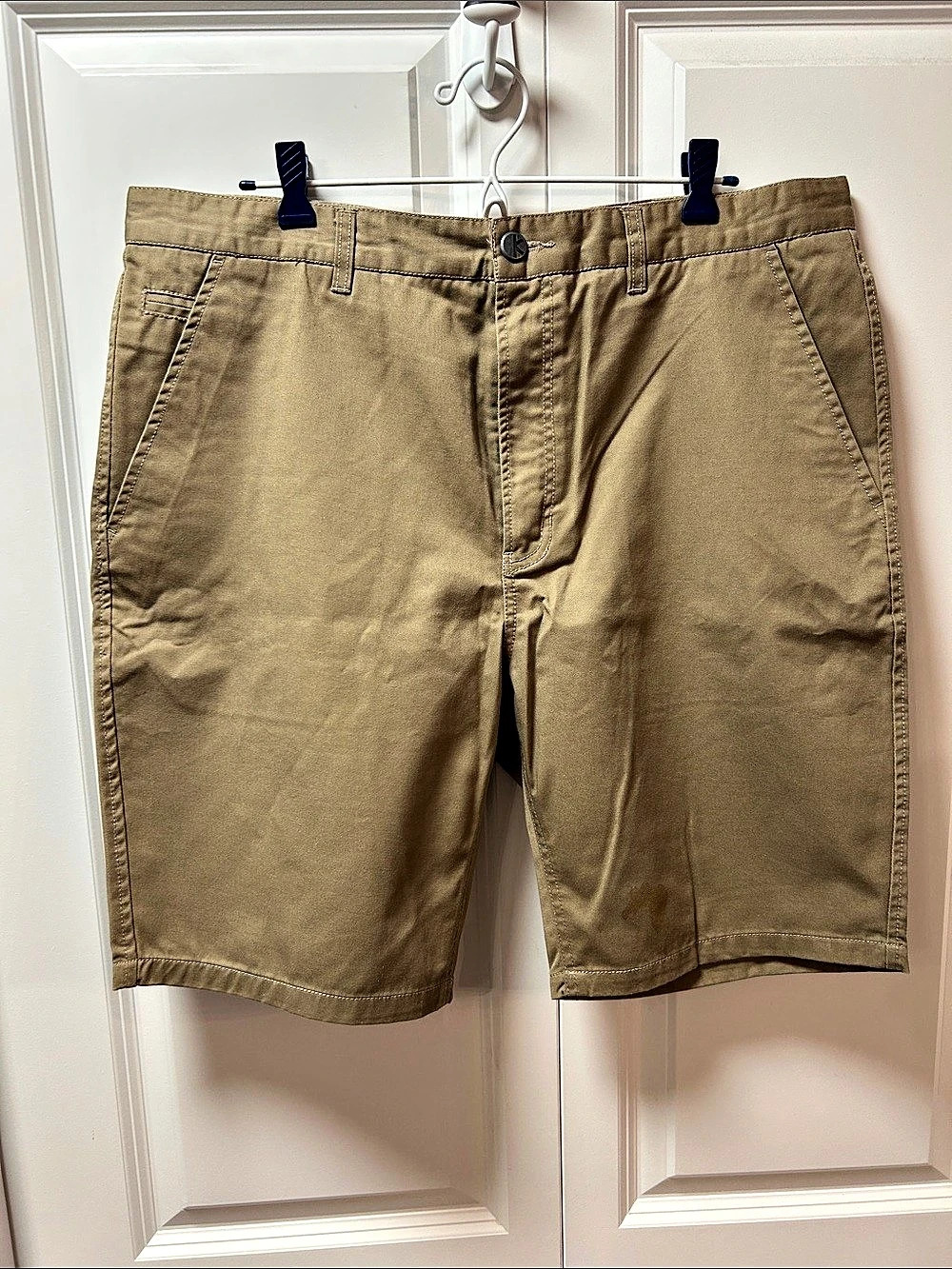 Kolby Men's Flat Front Shorts Brown Size 38